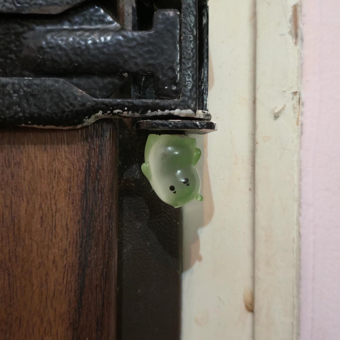 Green Ghost Blob Hinge Head