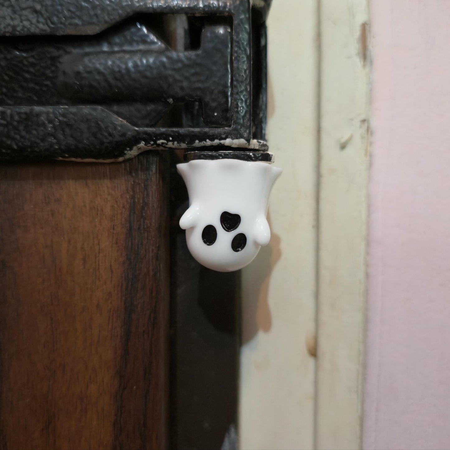 Ghost Hinge Head