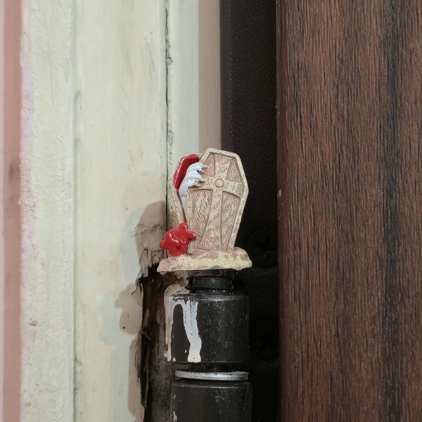 Grave Zombie Hand Hinge Head