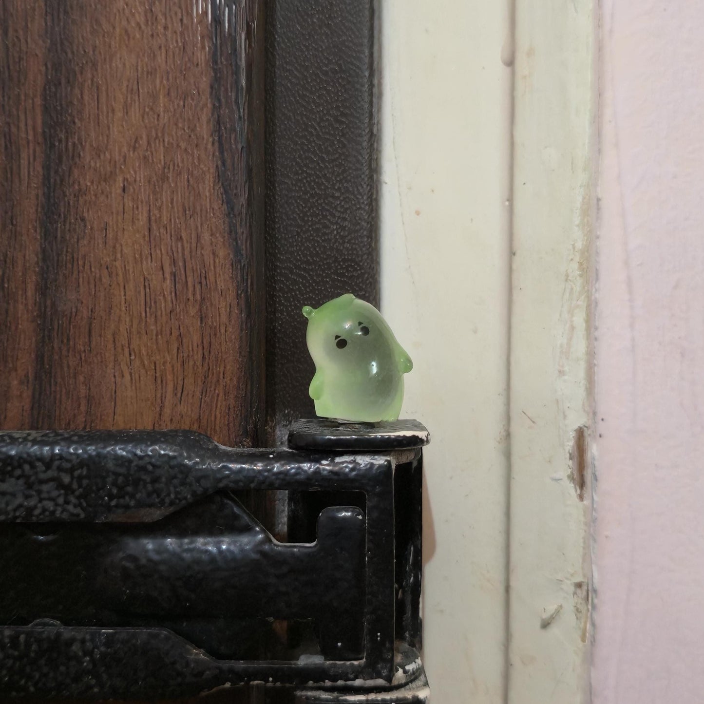 Green Ghost Blob Hinge Head