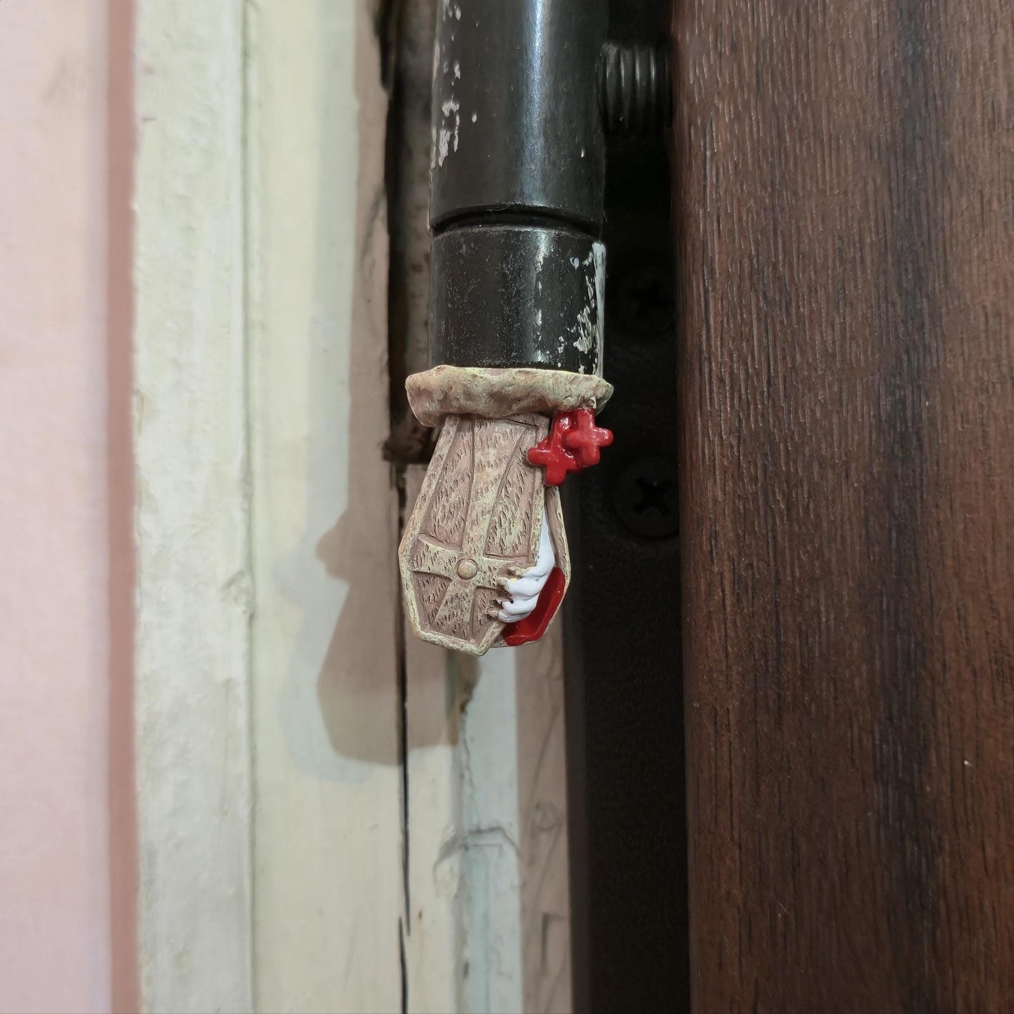 Grave Zombie Hand Hinge Head