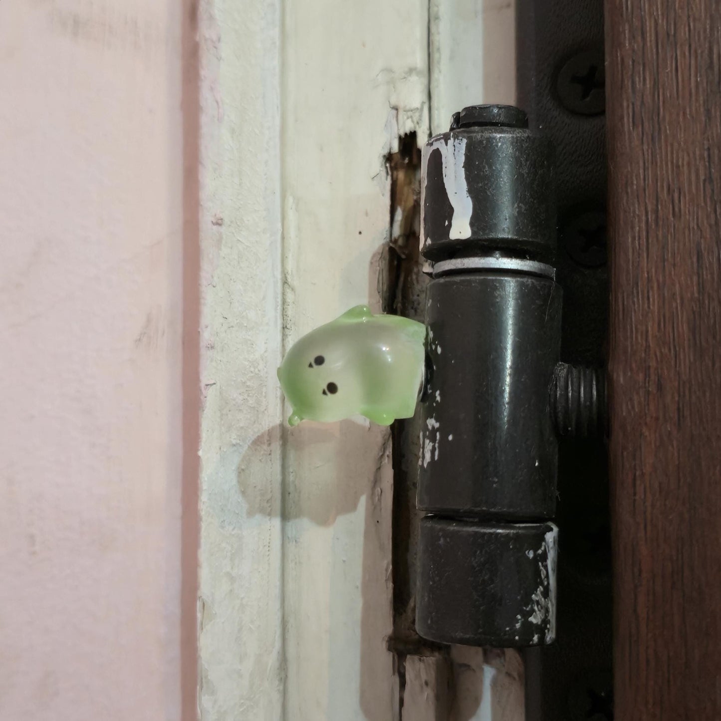 Green Ghost Blob Hinge Head