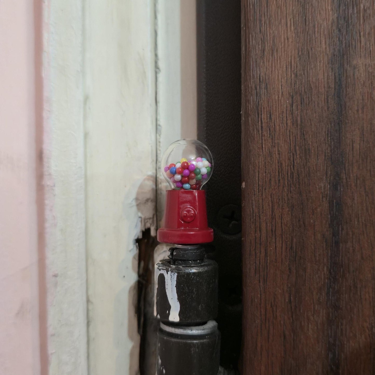 Gumball Machine Hinge Head