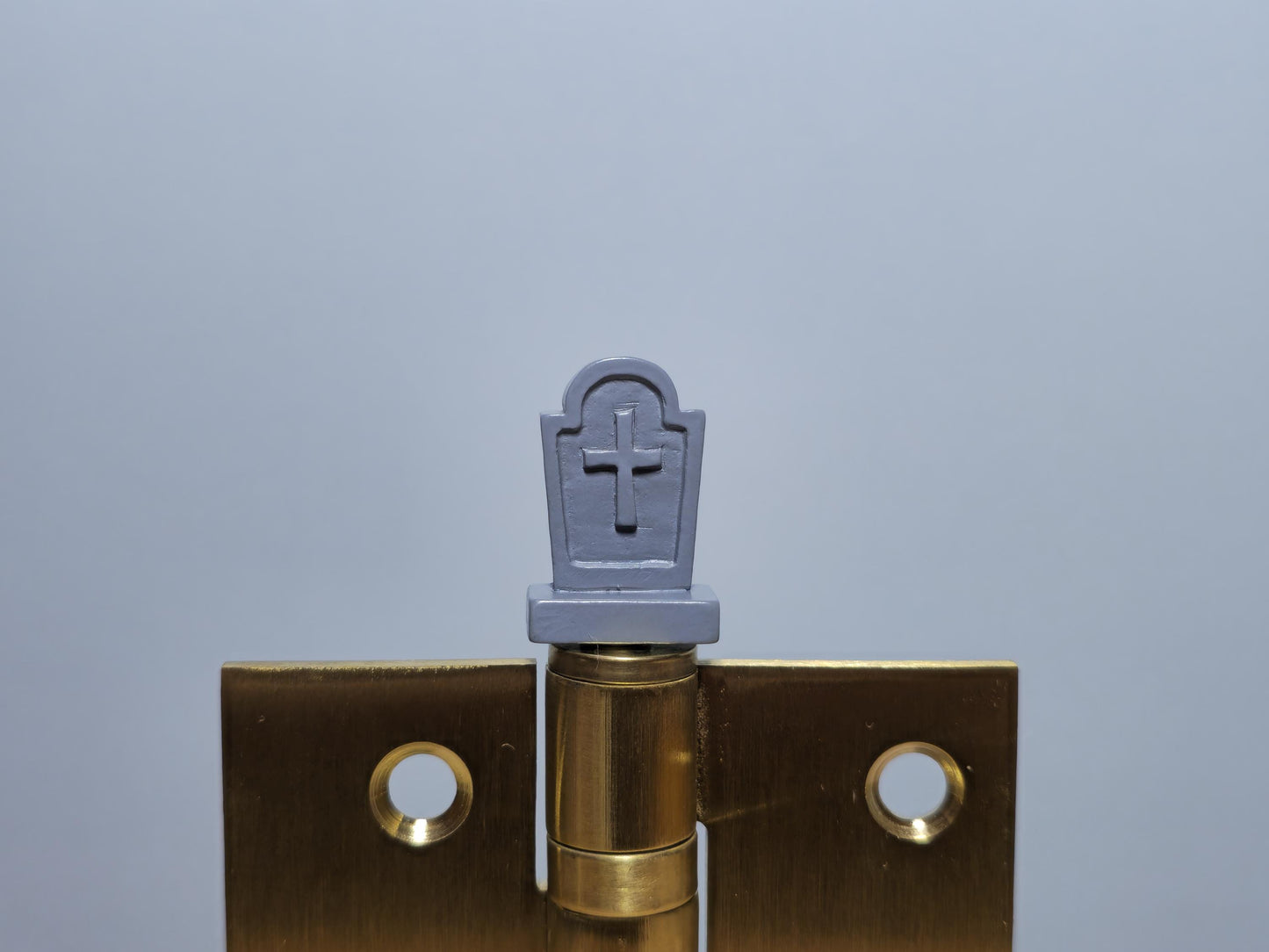 Grave Hinge Head