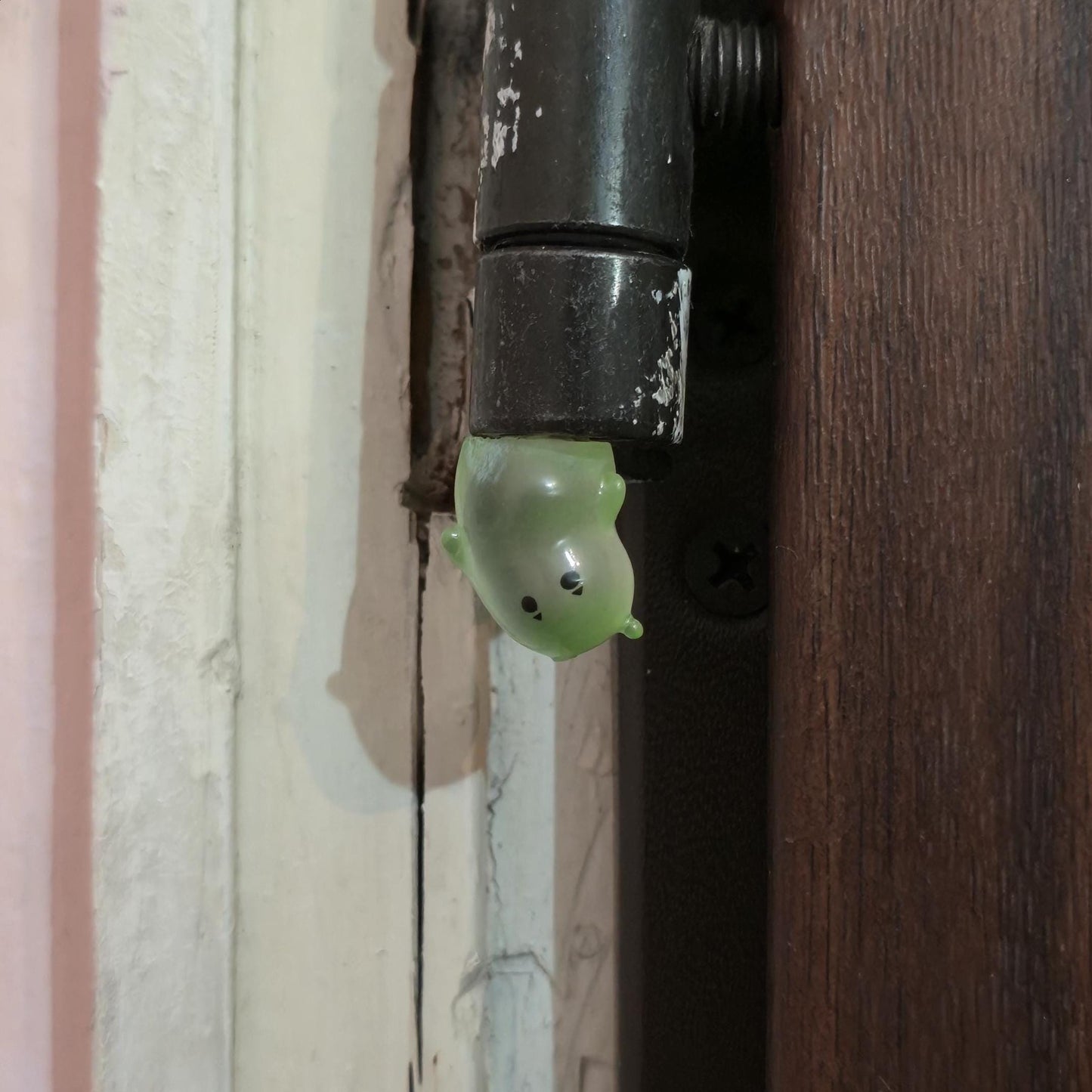 Green Ghost Blob Hinge Head