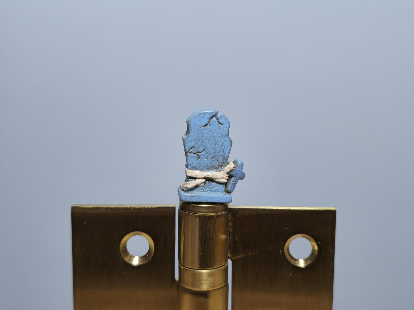 Blue RIP Tombstone Hinge Head